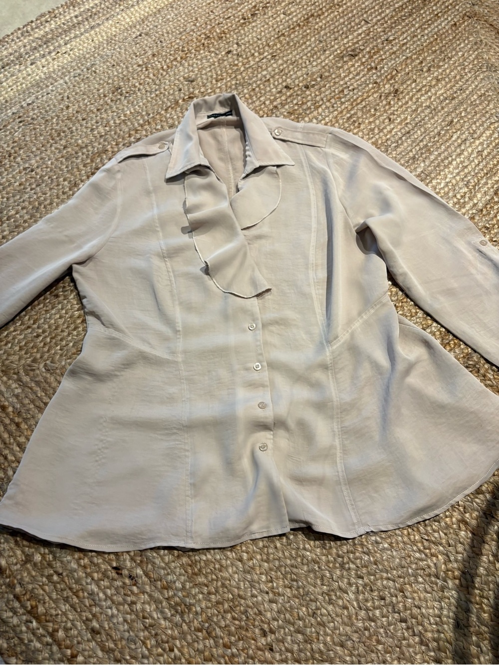 Renuar womens V-neck ruffle front button blouse tan size 17 adjustable sleeve